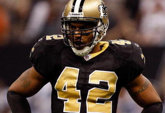 NEW ORLEANS - NOVEMBER 08:  Safety Darren Sharper #42 of the New Orleans Saints at Louisiana Superdome on November 8, 2009 in New Orleans, Louisiana.  (Photo by Ronald Martinez/Getty Images)
