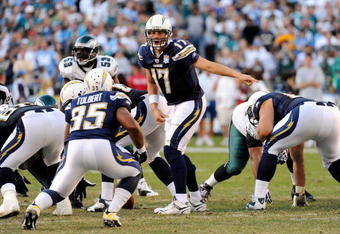 SAN DIEGO - NOVEMBER 15:  Phillip Rivers #17 quarterback of the San Diego Chargers directs his teammates against the Philadelphia Eagles during the NFL football game at Qualcomm Stadium on November 15, 2009 in San Diego, California.  (Photo by Kevork Djansezian/Getty Images)