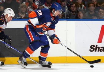 UNIONDALE, NY - NOVEMBER 07:  Matt Moulson #26 of the New York Islanders skates against the Atlanta Thrashers on November 7, 2009 at Nassau Coliseum in Uniondale, New York.  (Photo by Jim McIsaac/Getty Images)