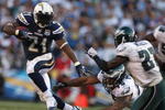 SAN DIEGO, CA - NOVEMBER 15:  Runningback LaDainian Tomlinson #21 of the San DIego Chargers runs for a gain during the game against the Philadelphia Eagles on November 15, 2009 at Qualcomm Stadium in San Diego, California. Chargers won 31-23. (Photo by Donald Miralle/Getty Images