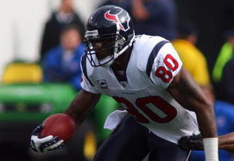 ORCHARD PARK, NY - NOVEMBER 01:  Andre Johnson #80 of the Houston Texans runs with the ball during the game against the Buffalo Bills at Ralph Wilson Stadium on November 1, 2009 in Orchard Park, New York. Houston won 31-10. (Photo by Rick Stewart/Getty Images)