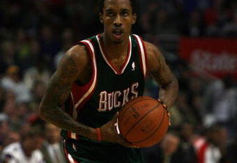 CHICAGO - NOVEMBER 03: Brandon Jennings #3 of the Milwaukee Bucks looks to pass against the Chicago Bulls at the United Center on November 3, 2009 in Chicago, Illinois. The Bulls defeated the Bucks 83-81.  (Photo by Jonathan Daniel/Getty Images)