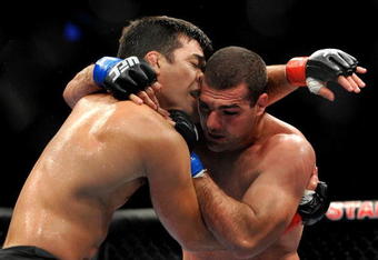 LOS ANGELES, CA - OCTOBER 24:  UFC Light Heavyweight Champion Lyoto Machida (R) battles with UFC Light Heavyweight challenger Mauricio Rua (L) during their title fight at UFC 104 at Staples Center on October 24, 2009 in Los Angeles, California.  Machida retained his title by way of unanimous decision. (Photo by Jon Kopaloff/Getty Images)