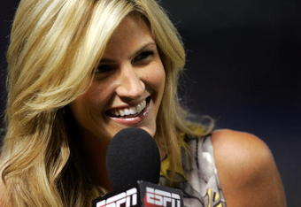 ARLINGTON, TX - AUGUST 06:  ESPN reporter Erin Andrews during a game between the New York Yankees and the Texas Rangers on August 6, 2008 at Rangers Ballpark in Arlington, Texas.  (Photo by Ronald Martinez/Getty Images)