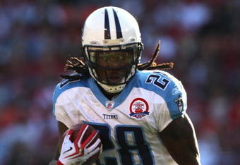 SAN FRANCISCO - NOVEMBER 08:  Chris Johnson #28 of the Tennessee Titans runs against the San Francisco 49ers during an NFL game on November 8, 2009 at Candlestick Park in San Francisco, California.  (Photo by Jed Jacobsohn/Getty Images)