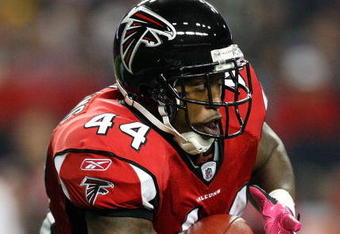 ATLANTA - OCTOBER 18:  Jason Snelling #44 of the Atlanta Falcons against the Chicago Bears at Georgia Dome on October 18, 2009 in Atlanta, Georgia.  (Photo by Kevin C. Cox/Getty Images)