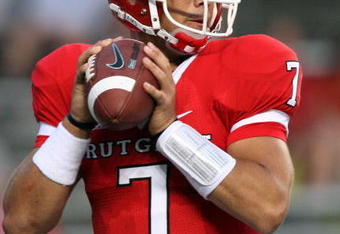 PISCATAWAY, NJ - SEPTEMBER 07:  Tom Savage #7 of the Rutgers Scarlet Knights throws a pass against the Cincinnati Bearcats at Rutgers Stadium on September 7, 2009 in Piscataway, New Jersey.  (Photo by Jim McIsaac/Getty Images)