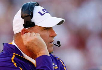 TUSCALOOSA, AL - NOVEMBER 07:  Head coach Les Miles of the Louisiana State University Tigers against the Alabama Crimson Tide at Bryant-Denny Stadium on November 7, 2009 in Tuscaloosa, Alabama.  (Photo by Kevin C. Cox/Getty Images)