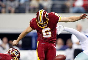 ARLINGTON, TX - NOVEMBER 22:  Kicker Shaun Suisham #6 of the Washington Redskins scores on a field goal against the Dallas Cowboys at Dallas Cowboys Stadium on November 22, 2009 in Arlington, Texas.  (Photo by Ronald Martinez/Getty Images)