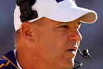TUSCALOOSA, AL - NOVEMBER 07:  Head coach Les Miles of the Louisiana State University Tigers against the Alabama Crimson Tide at Bryant-Denny Stadium on November 7, 2009 in Tuscaloosa, Alabama.  (Photo by Kevin C. Cox/Getty Images)
