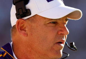 TUSCALOOSA, AL - NOVEMBER 07:  Head coach Les Miles of the Louisiana State University Tigers against the Alabama Crimson Tide at Bryant-Denny Stadium on November 7, 2009 in Tuscaloosa, Alabama.  (Photo by Kevin C. Cox/Getty Images)