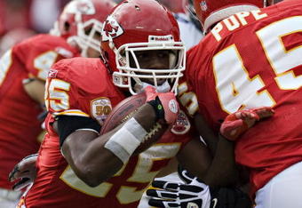 KANSAS CITY, MO - NOVEMBER 22: Running back Jamaal Charles #25 of the Kansas City Chiefs runs back the opening kick off against the Pittsburgh Steelers at Arrowhead Stadium on November 22, 2009 Kansas City, Missouri.  (Photo by Wesley Hitt/Getty Images)