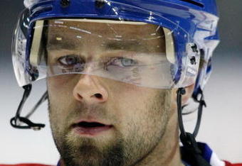 QUEBEC CITY- SEPTEMBER 20: Guillaume Latendresse #84 of the Montreal Canadiens warms up prior to NHL Preseason game against the Boston Bruins on September 20, 2009 at the Colisee Pepsi in Quebec City, Quebec, Canada.  The Bruins defeated the Canadiens 2-1.  (Photo by Richard Wolowicz/Getty Images)