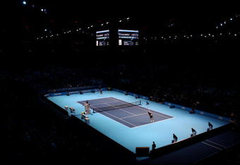 LONDON, ENGLAND - NOVEMBER 22: Juan Martin Del Potro of Argentina serves during the men's singles first round match against Andy Murray of Great Britain  during the Barclays ATP World Tour Finals at the O2 Arena on November 22, 2009 in London, England.  (Photo by Clive Brunskill/Getty Images)