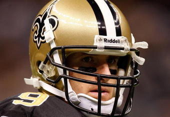 NEW ORLEANS - NOVEMBER 08:  Quarterback Drew Brees #9 of the New Orleans Saints at Louisiana Superdome on November 8, 2009 in New Orleans, Louisiana.  (Photo by Ronald Martinez/Getty Images)