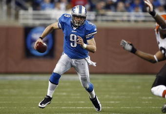 DETROIT, MI - NOVEMBER 22: Matthew Stafford #9 of the Detroit Lions runs with the football against the Cleveland Browns at Ford Field on November 22, 2009 in Detroit, Michigan. The Lions came from behind to defeat the Browns 38-37. (Photo by Joe Robbins/Getty Images)