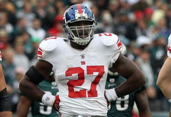 PHILADELPHIA - NOVEMBER 01:  Brandon Jacobs #27 of the New York Giants looks on against the Philadelphia Eagles on November 1, 2009 at Lincoln Financial Field in Philadelphia, Pennsylvania.  (Photo by Jim McIsaac/Getty Images)
