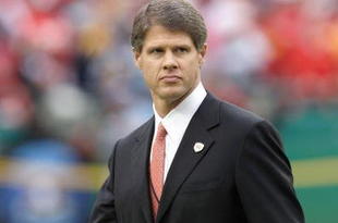 KANSAS CITY, MO - OCTOBER 25:  Board Chairman Clark Hunt of the Kansas City Chiefs walks on the field before the game against the San Diego Chargers on October 25, 2009 at Arrowhead Stadium in Kansas City, Missouri. (Photo by Jamie Squire/Getty Images)