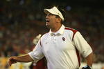 MIAMI - JANUARY 08:  Head coach Bob Stoops of the Oklahoma Sooners looks on against the Florida Gators during the FedEx BCS National Championship game at Dolphin Stadium on January 8, 2009 in Miami, Florida.  (Photo by Doug Benc/Getty Images)