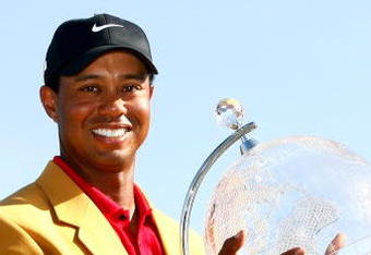 MELBOURNE, AUSTRALIA - NOVEMBER 15:  Tiger Woods of the USA poses with the trophy after the final round of the 2009 Australian Masters at Kingston Heath Golf Club on November 15, 2009 in Melbourne, Australia.  (Photo by Quinn Rooney/Getty Images)