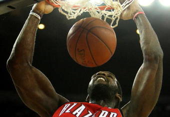 OAKLAND, CA - NOVEMBER 20:  Greg Oden #52 of the Portland Trail Blazers dunks against the Golden State Warriors during an NBA game at Oracle Arena on November 20, 2009 in Oakland, California.  (Photo by Jed Jacobsohn/Getty Images)