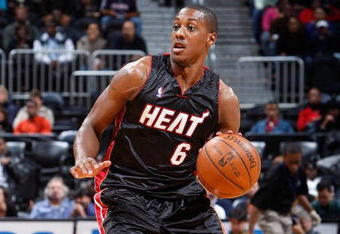 ATLANTA - NOVEMBER 18:  Mario Chalmers #6 of the Miami Heat against the Atlanta Hawks at Philips Arena on November 18, 2009 in Atlanta, Georgia.  (Photo by Kevin C. Cox/Getty Images)