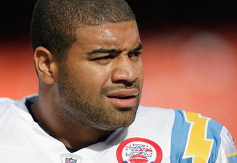KANSAS CITY, MO - OCTOBER 25: Shawne Merriman #56 of the San Diego Chargers warms up before the game against the Kansas City Chiefs on October 25, 2009 at Arrowhead Stadium in Kansas City, Missouri. (Photo by Jamie Squire/Getty Images)