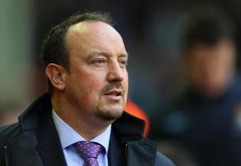 LIVERPOOL, ENGLAND - NOVEMBER 21:   Liverpool Manager Rafael Benitez looks on prior to the Barclays Premier League match between Liverpool and Manchester City at Anfield on November 21, 2009 in Liverpool, England. (Photo by Mark Thompson/Getty Images)