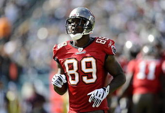 PHILADELPHIA - OCTOBER 11:  Antonio Bryant #89  of the Tampa Bay Buccaneers runs up field at Lincoln Financial Field on October 11, 2009 in Philadelphia, Pennsylvania.  (Photo by Jeff Zelevansky/Getty Images)