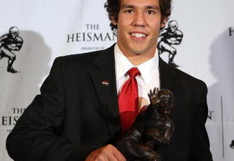 NEW YORK - DECEMBER 13:  Sam Bradford of the Oklahoma Sooners holds the Heisman Trophy on December 13, 2008 at the Sports Museum of America in New York City.  (Photo by Nick Laham/Getty Images)