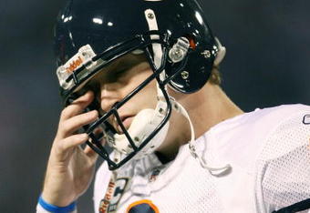 MINNEAPOLIS - NOVEMBER 29:  Jay Cutler #6 of the Chicago Bears walks off the field in the first half against the Minnesota Vikings on November 29, 2009 at Hubert H. Humphrey Metrodome in Minneapolis, Minnesota.  (Photo by Elsa/Getty Images)