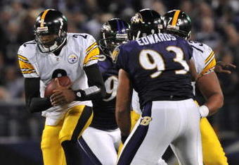 BALTIMORE - NOVEMBER 29:  Dennis Dixon #2 of the Pittsburgh Steelers begins his touchdown run in the fourth quarter against the  Baltimore Ravens at M&T Bank Stadium on November 29, 2009 in Baltimore, Maryland. The Ravens defeated the Steelers 20-17. (Photo by Larry French/Getty Images)