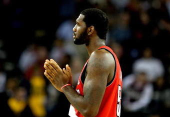 OAKLAND, CA - NOVEMBER 20:  Greg Oden #52 of the Portland Trail Blazers looks on against the Golden State Warriors during an NBA game at Oracle Arena on November 20, 2009 in Oakland, California.  (Photo by Jed Jacobsohn/Getty Images)