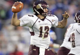 LEXINGTON, KY - SEPTEMBER 30: Dan LeFevour #13 of the Central Michigan Chippewas passes the ball during the game against the Kentucky Wildcats on September 30, 2006 at Commonwealth Stadium in Lexington, Kentucky. (Photo by Andy Lyons/Getty Images)