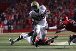 PISCATAWAY, NJ - OCTOBER 16:  Dion Lewis #28 of the University of Pittsburgh Panthers runs against the Rutgers University Scarlett Knights on October 16, 2009 at Rutgers Stadium in Piscataway, New Jersey.  (Photo by Jared Wickerham/Getty Images)