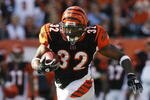 CINCINNATI - NOVEMBER 8: Cedric Benson #32 of the Cincinnati Bengals runs against the Baltimore Ravens at Paul Brown Stadium on November 8, 2009 in Cincinnati, Ohio.  (Photo by John Sommers II/Getty Images)