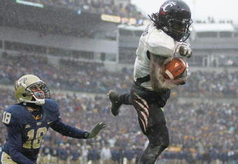 PITTSBURGH - DECEMBER 05:  Mardy Gilyard #1 of the Cincinnati Bearcats catches a two point conversion against the University of Pittsburgh Panthers on December 5, 2009 at Heinz Field in Pittsburgh, Pennsylvania.  (Photo by Jared Wickerham/Getty Images)