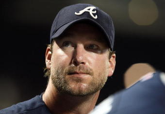 NEW YORK - AUGUST 19:  Derek Lowe #32 of the Atlanta Braves looks on against the New York Mets on August 19, 2009 at Citi Field in the Flushing neighborhood of the Queens borough of New York City.  (Photo by Jim McIsaac/Getty Images)
