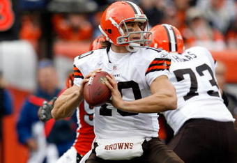 CINCINNATI - NOVEMBER 29:  Brady Quinn #10 of  the Cleveland Browns throws a pass during the NFL game against the Cincinnati Bengals at Paul Brown Stadium on November 29, 2009 in Cincinnati, Ohio.  (Photo by Andy Lyons/Getty Images)