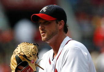 ATLANTA - AUGUST 01:  Starting pitcher Derek Lowe #32 of the Atlanta Braves against the Los Angeles Dodgers on August 1, 2009 at Turner Field in Atlanta, Georgia.  (Photo by Kevin C. Cox/Getty Images)