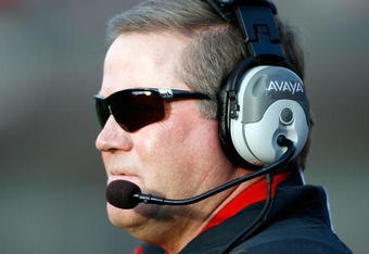 CINCINNATI - OCTOBER 24:  Brian Kelly the Head Coach of the Cincinnati Bearcats is pictured during the Big East Conference game against the Louisville Cardinals at Nippert Stadium on October 24, 2009 in Cincinnati, Ohio.  (Photo by Andy Lyons/Getty Images)