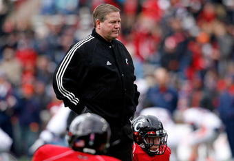 CINCINNATI - NOVEMBER 27:  Brian Kelly the Head Coach of the Cincinnati Bearcats is pictured during the game against the Illinois Fighting Illini at Nippert Stadium on November 27, 2009 in Cincinnati, Ohio.  (Photo by Andy Lyons/Getty Images)