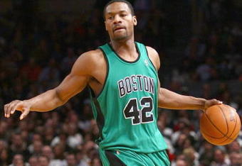 NEW YORK - FEBRUARY 06:  Ray Allen #20 of the Boston Celtics drives the ball against the New York Knicks at Madison Square Garden on February 6, 2009 in New York City. NOTE TO USER: User expressly acknowledges and agrees that, by downloading and/or using this Photograph, User is consenting to the terms and conditions of the Getty Images License Agreement.  (Photo by Chris McGrath/Getty Images)