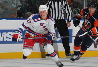 UNIONDALE, NY - OCTOBER 28: Brandon Dubinsky #17 of the New York Rangers skates against the New York Islanders at the Nassau Coliseum on October 28, 2009 in Uniondale, New York. (Photo by Bruce Bennett/Getty Images)