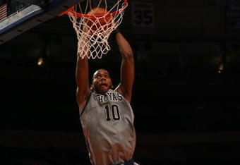 NEW YORK - DECEMBER 08:  Chris Wright #4 of the Georgetown Hoyas drives to the net against the Butler Bulldogs during the Jimmy V Classic at Madison Square Garden on December 8, 2009 in New York, New York.  (Photo by Chris Trotman/Getty Images)