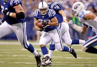 INDIANAPOLIS - DECEMBER 06:  Mike Hart #32 of the Indianapolis Colts runs with the ball during the NFL game against the Tennessee Titans at Lucas Oil Stadium on December 6, 2009 in Indianapolis, Indiana. The Colts won 27-17.  (Photo by Andy Lyons/Getty Images)