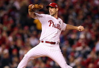 PHILADELPHIA - NOVEMBER 02:  Starting pitcher Cliff Lee #34 of the Philadelphia Phillies throws a pitch against the New York Yankees in Game Five of the 2009 MLB World Series at Citizens Bank Park on November 2, 2009 in Philadelphia, Pennsylvania. The Phillies won 8-6.  (Photo by Jed Jacobsohn/Getty Images)