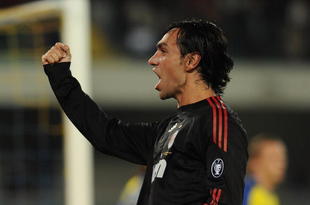 VERONA, ITALY - OCTOBER 25:  Alessandro Nesta of  AC Milan celebrates after scoring their first goal during the Serie A match between AC Chievo Verona and AC Milan at Stadio Marcantonio Bentegodi on October 25, 2009 in Verona, Italy.  (Photo by Dino Panato/Getty Images)