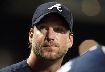 NEW YORK - AUGUST 19:  Derek Lowe #32 of the Atlanta Braves looks on against the New York Mets on August 19, 2009 at Citi Field in the Flushing neighborhood of the Queens borough of New York City.  (Photo by Jim McIsaac/Getty Images)
