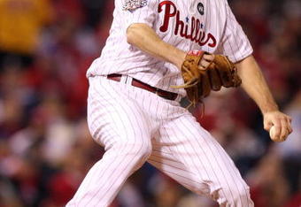 PHILADELPHIA - NOVEMBER 02:  Starting pitcher Cliff Lee #34 of the Philadelphia Phillies throws a pitch against the New York Yankees in Game Five of the 2009 MLB World Series at Citizens Bank Park on November 2, 2009 in Philadelphia, Pennsylvania. The Phillies won 8-6.  (Photo by Jed Jacobsohn/Getty Images)